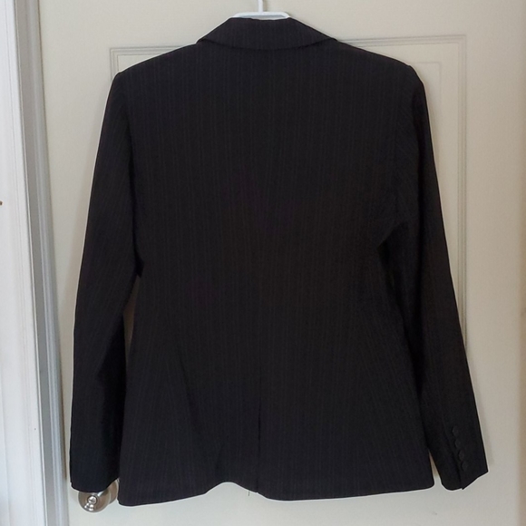 Blazer - Picture 3 of 3